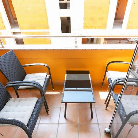 Fucane - Ella & Sebastian & Beni Apartment
