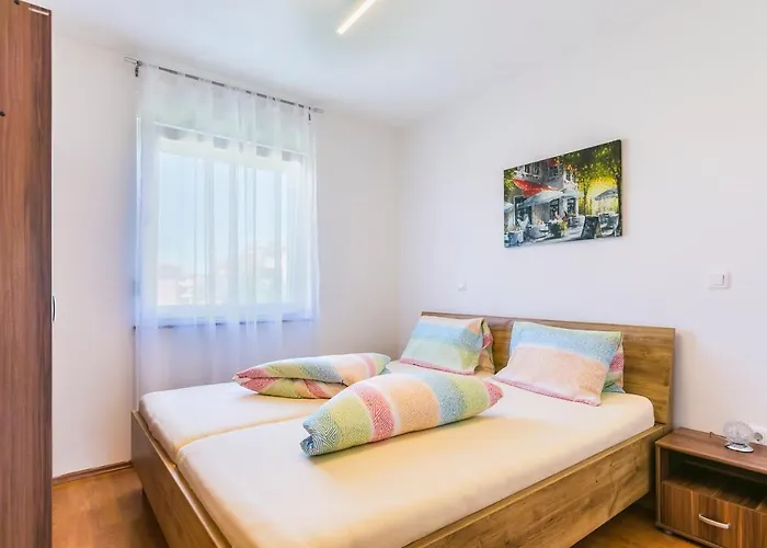 Fucane - Ella & Sebastian & Beni Apartament