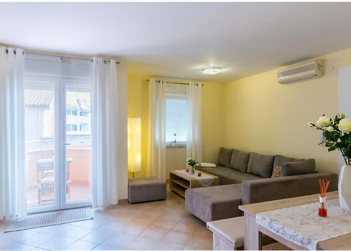 Apartament Fucane - Ella & Sebastian & Beni Medulin